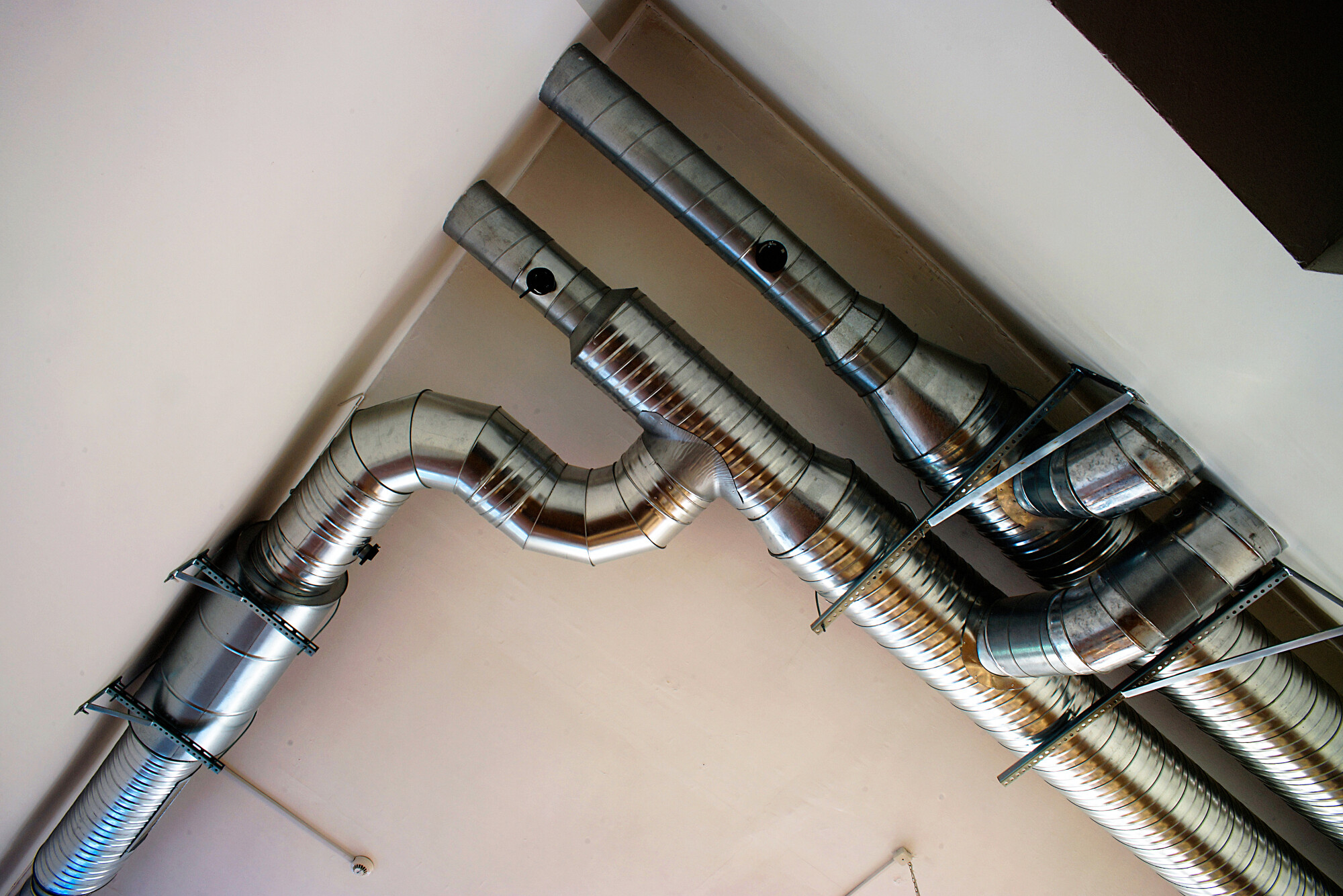 4 Reasons to Schedule Cypress, TX HVAC Maintenance in the Spring